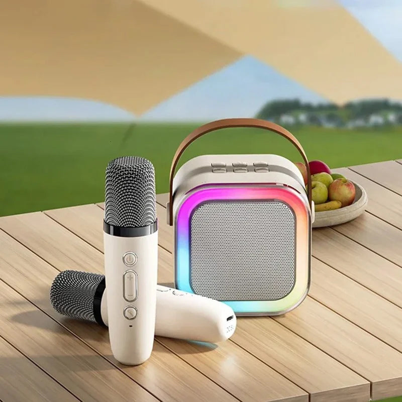 Mini karaokemaskin med trådlösa mikrofoner