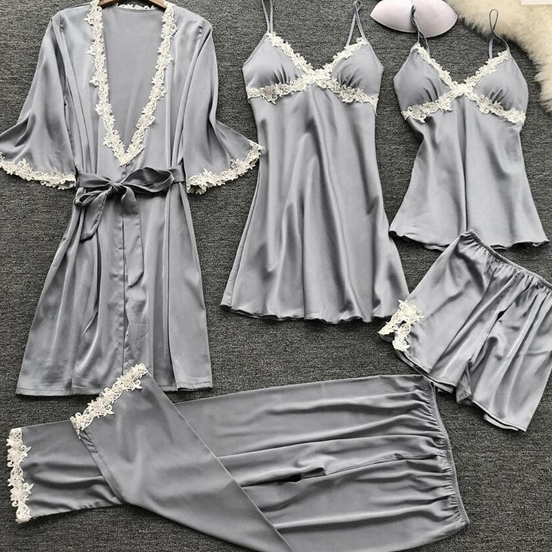 Femdelad pyjamas